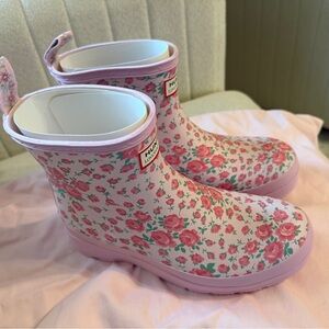 LOVE SHACK FANCY x HUNTER boots